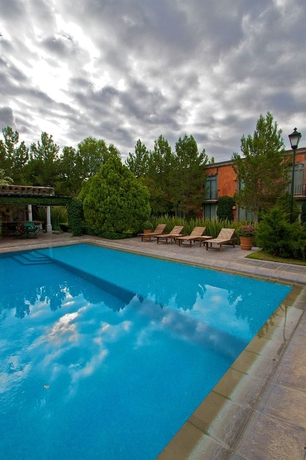 Imagen de la piscina del Hotel Gobernador. Foto 8