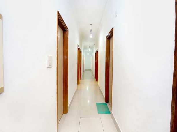 Imagen de los interiores del Hotel God Gift. Foto 17