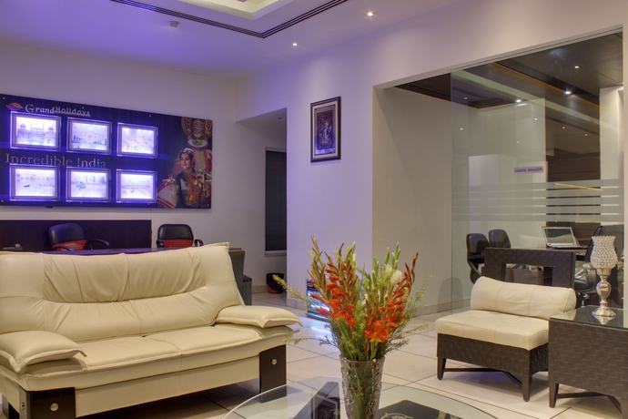 Imagen de los interiores del Hotel Godwin Deluxe. Foto 13