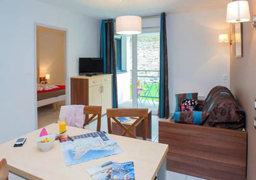 Imagen de la habitación del Hotel Go&eacute;lia Les 7 Iles. Foto 6