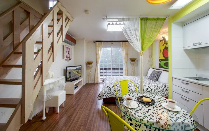 Imagen de la habitación del Hotel Gogh and Sunflower. Foto 7