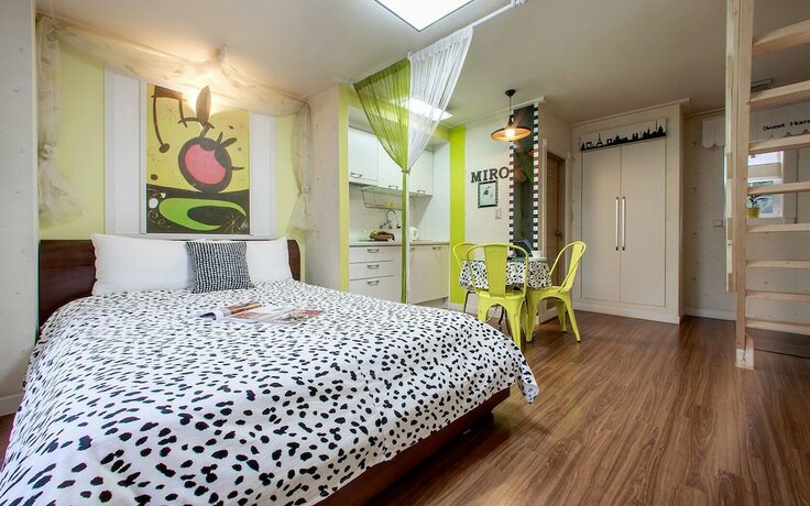 Imagen de la habitación del Hotel Gogh and Sunflower. Foto 12