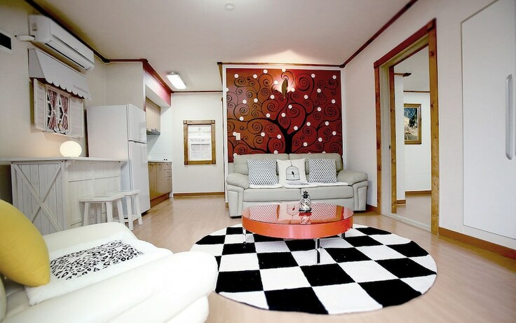 Imagen de la habitación del Hotel Gogh and Sunflower. Foto 16