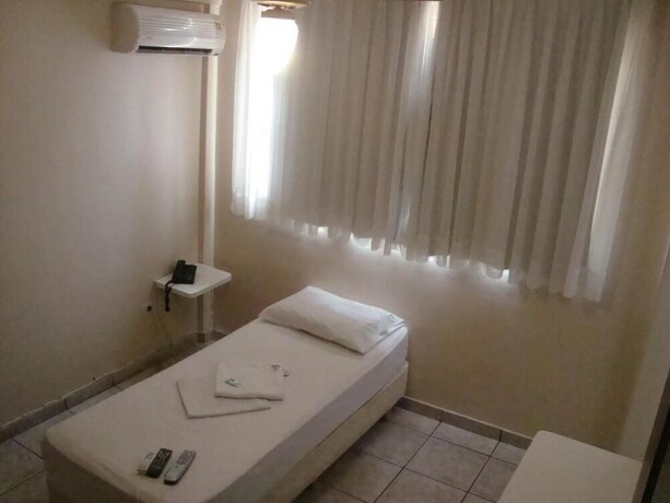 Imagen de la habitación del Hotel Goias. Foto 16