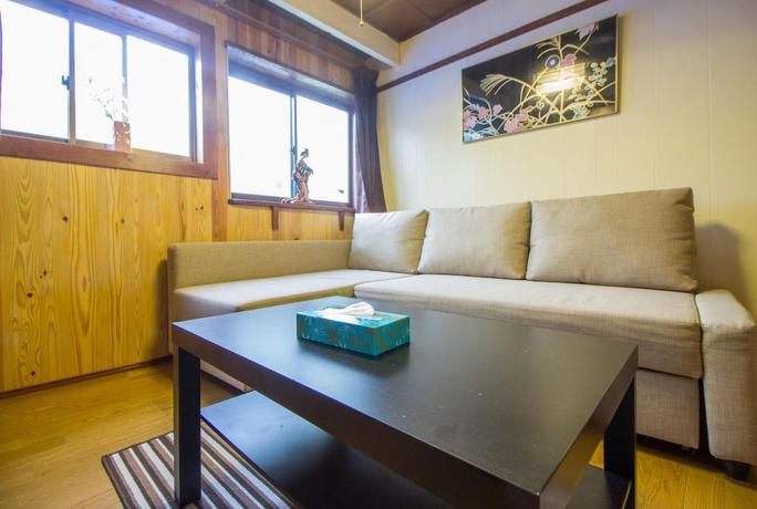 Imagen de la habitación del Hotel Gojo Paradiso Homes. Foto 13