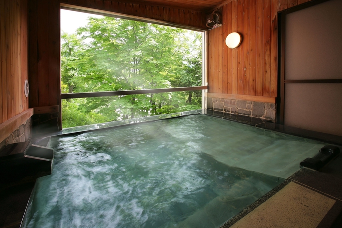 Imagen de la piscina del Hotel Gokan No Yu Tsuruya. Foto 16