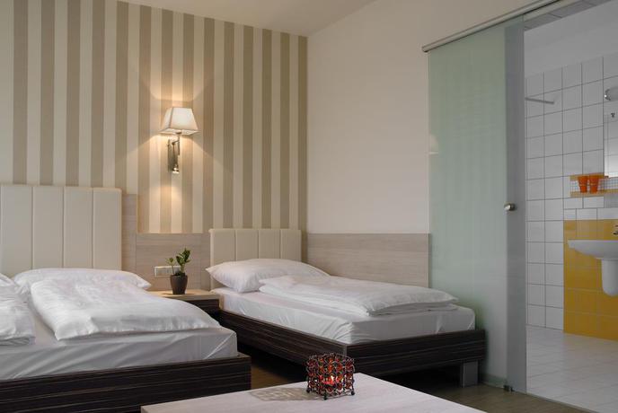 Imagen de la habitación del Hotel Gokart. Foto 7