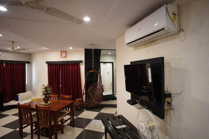 Imagen general del Hotel Gokul, Gandhidham. Foto 10