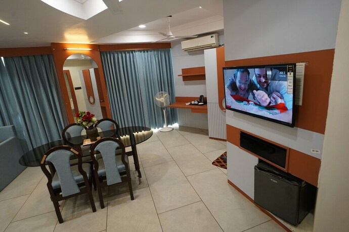 Imagen de la habitación del Hotel Gokul, Gandhidham. Foto 27