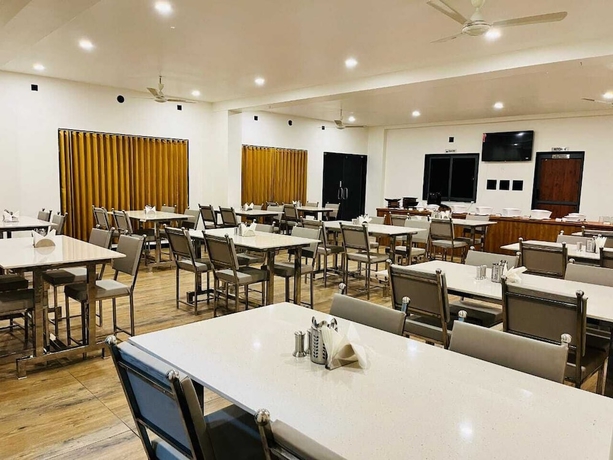 Imagen del bar/restaurante del Hotel Gokul Resort. Foto 2