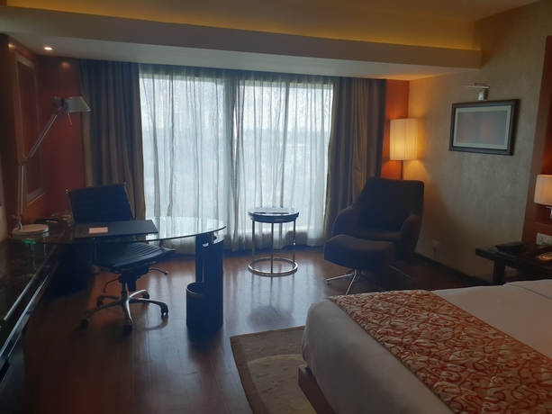 Imagen de la habitación del Hotel Gokulam Grand and Spa Bangalore. Foto 10