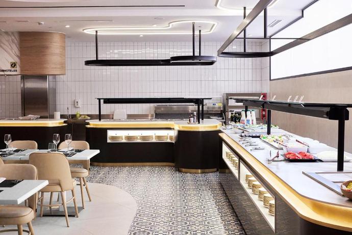 Imagen del bar/restaurante del Hotel Gold Arcos. Foto 16