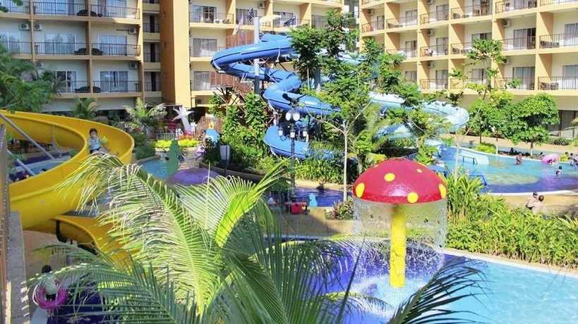 Imagen de la piscina del Hotel Gold Coast Morib International Resort. Foto 15