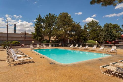 Imagen de la piscina del Hotel Gold Country Inn and Casino by Red Lion Hotels. Foto 20