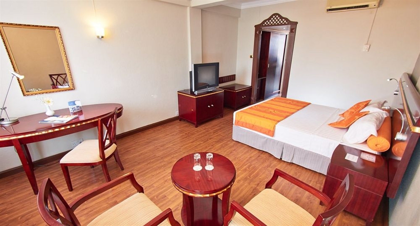 Imagen de la habitación del Hotel Gold Crest. Foto 5