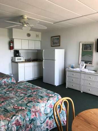 Imagen de la habitación del Hotel Gold Crest Motel. Foto 14