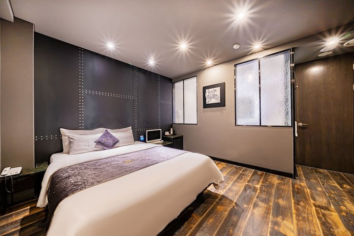 Imagen de la habitación del Hotel Gold Hotel. Foto 16