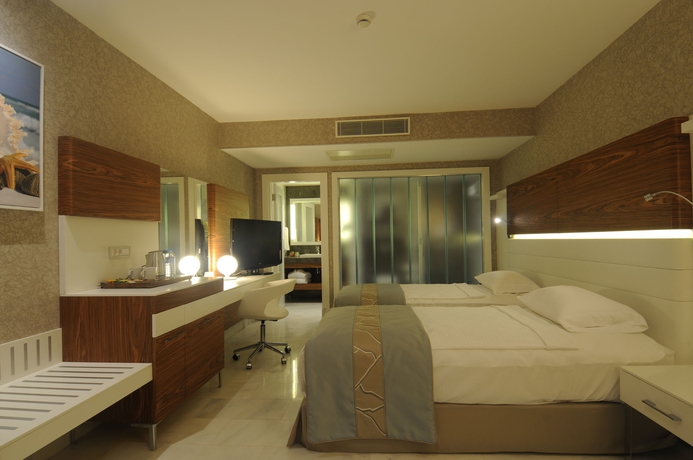 Imagen de la habitación del Hotel Gold Island. Foto 4