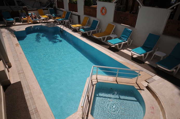 Imagen de la piscina del Hotel Gold Kaya Otel. Foto 9