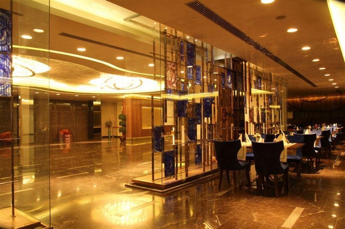 Imagen del bar/restaurante del Hotel Gold Majesty. Foto 4