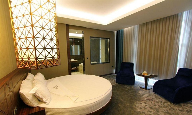 Imagen de la habitación del Hotel Gold Majesty. Foto 8