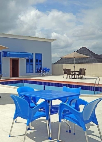 Imagen de la piscina del Hotel Gold Rush Suites. Foto 12