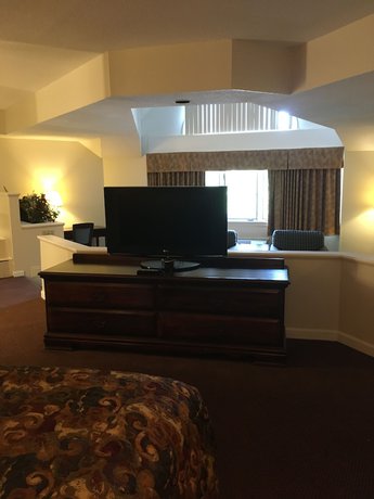 Imagen de la habitación del Hotel Gold Star Inn and Suites. Foto 7