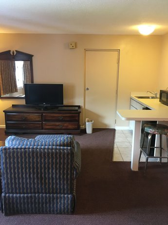 Imagen de la habitación del Hotel Gold Star Inn and Suites. Foto 16