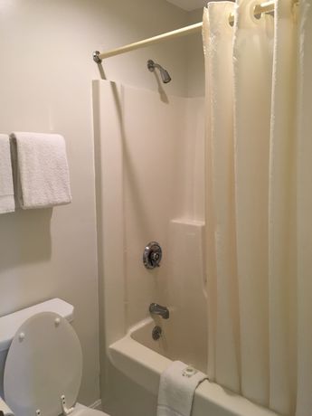 Imagen de la habitación del Hotel Gold Star Inn and Suites. Foto 18