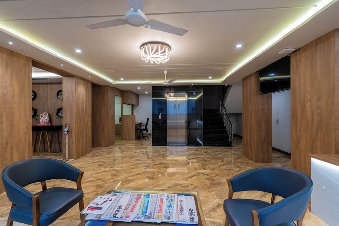 Imagen de los interiores del Hotel Gold Star, Rajkot. Foto 15