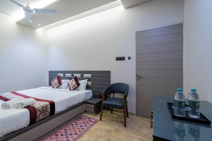 Imagen de la habitación del Hotel Gold Star, Rajkot. Foto 10