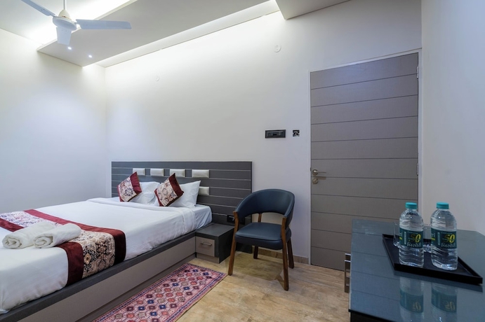Imagen de la habitación del Hotel Gold Star, Rajkot. Foto 12