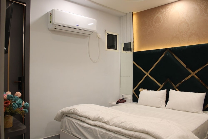 Imagen de la habitación del Hotel Gold Stone, Kanpur. Foto 5