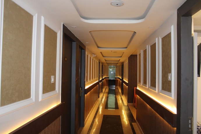 Imagen general del Hotel Gold Stone, Kanpur. Foto 1