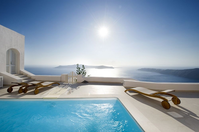 Imagen de la piscina del Hotel Gold Suites. Foto 15