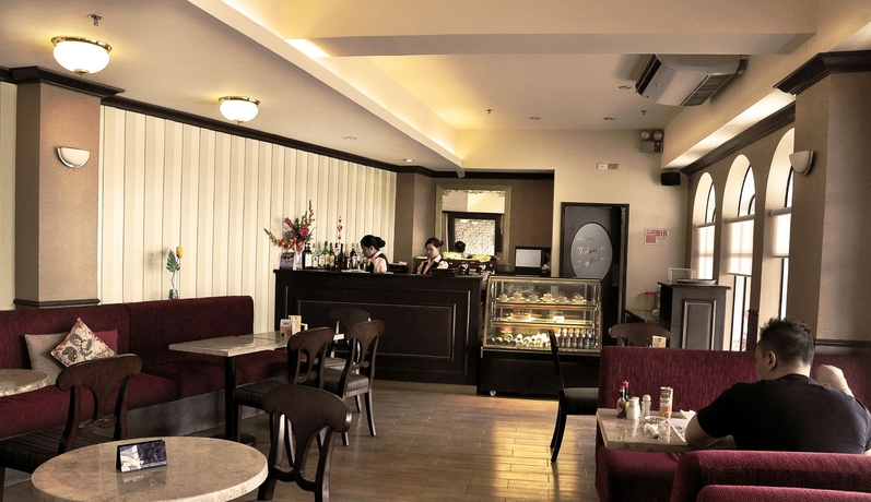 Imagen del bar/restaurante del Hotel Goldberry Suites and. Foto 4
