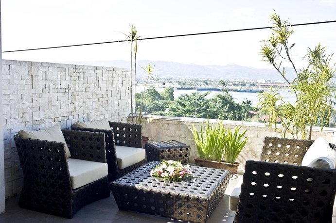 Imagen del bar/restaurante del Hotel Goldberry Suites and. Foto 5