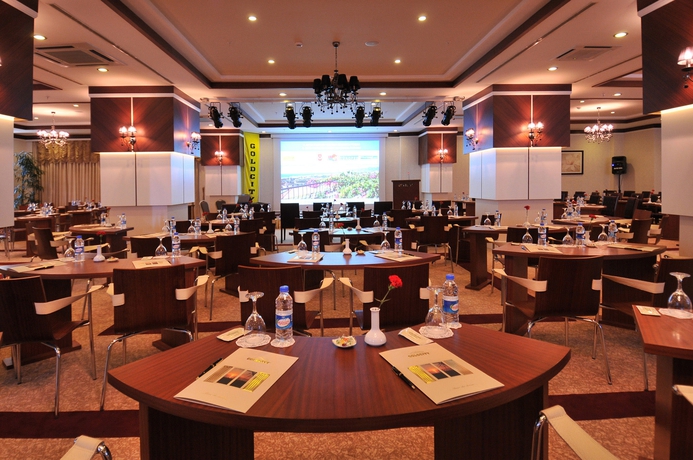 Imagen de los interiores del Hotel Goldcity. Foto 7