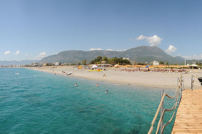 Imagen de los exteriores del Hotel Goldcity. Foto 6