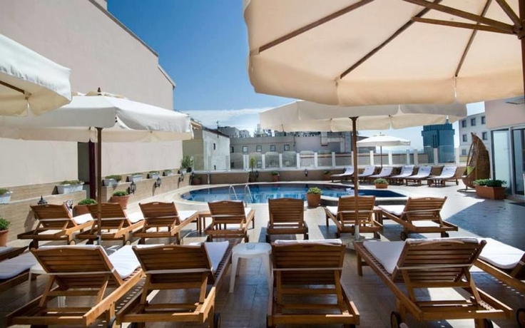 Imagen de la piscina del Hotel Golden Age Istanbul. Foto 15