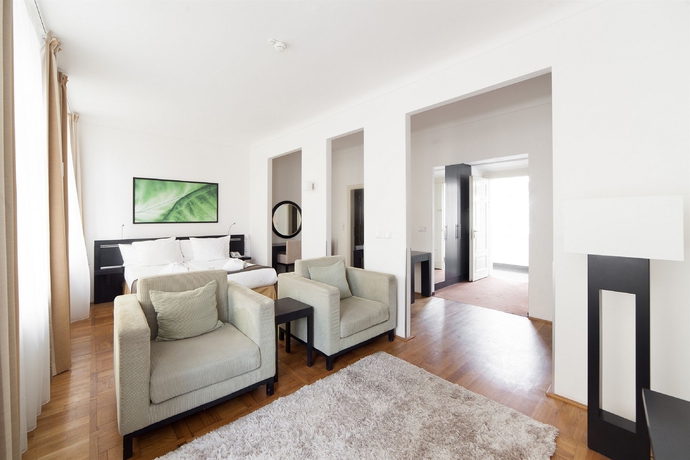 Imagen de la habitación del Hotel Golden Angel. Foto 9