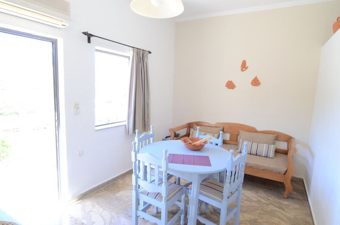 Imagen de los exteriores del Hotel Golden Apartments, Agios Nikolaos. Foto 13