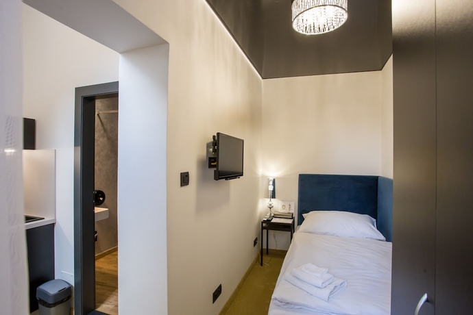 Imagen de la habitación del Hotel Golden Apartments. Foto 6