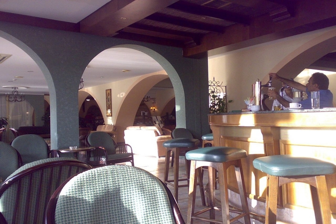 Imagen general del Hotel Golden Arches. Foto 7