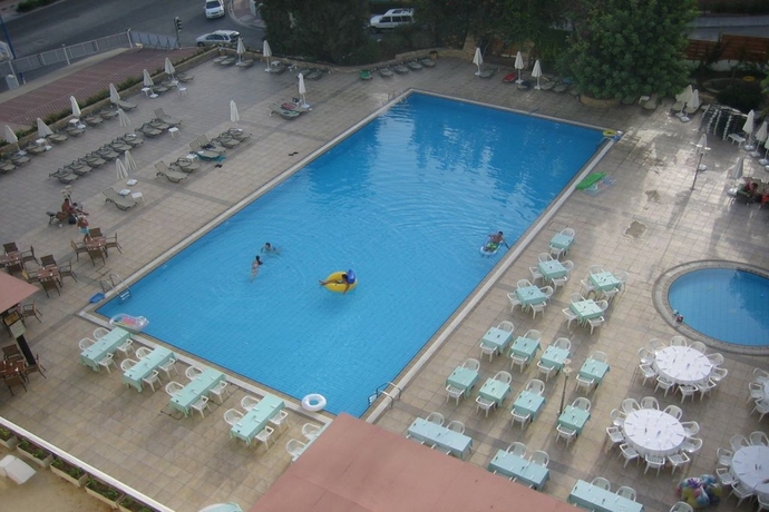 Imagen general del Hotel Golden Arches. Foto 9