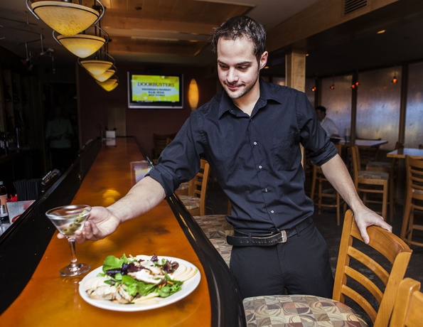 Imagen del bar/restaurante del Hotel Golden Arrow Lakeside Resort. Foto 4