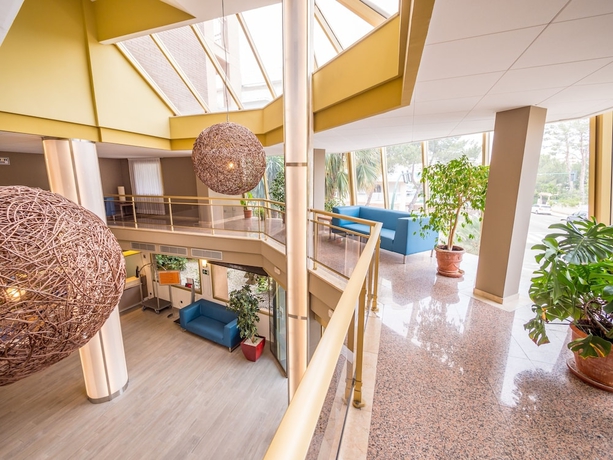 Imagen de los interiores del Hotel Golden Avenida Family Suites. Foto 13