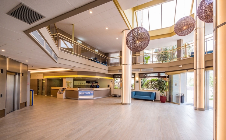 Imagen de los interiores del Hotel Golden Avenida Family Suites. Foto 15