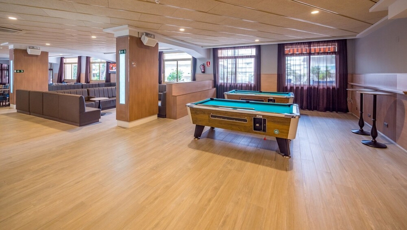 Imagen de los interiores del Hotel Golden Avenida Family Suites. Foto 19