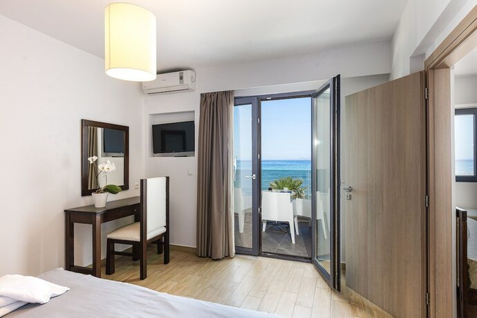 Imagen de la habitación del Hotel Golden Bay Boutique and Bungalows. Foto 15